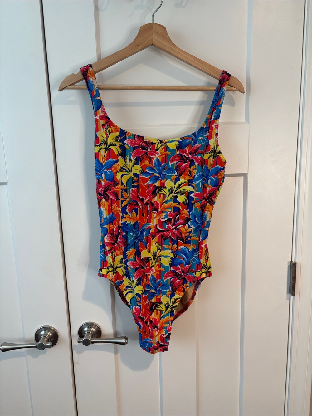 J CREW size 8 Colorful Floral One-Piece Swimsuit 🩱 swim beach 🏖️ bathing suit - Picture 2 of 6